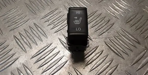 Nissan Navara D23 Seat heating switch