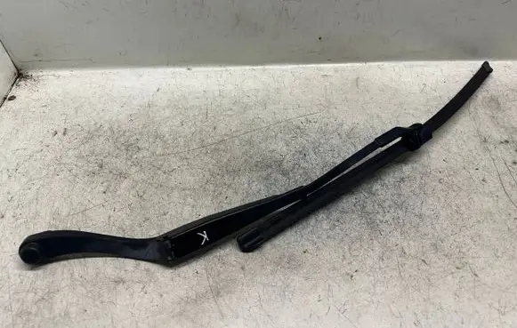 Mercedes-Benz C W204 Front wiper blade arm