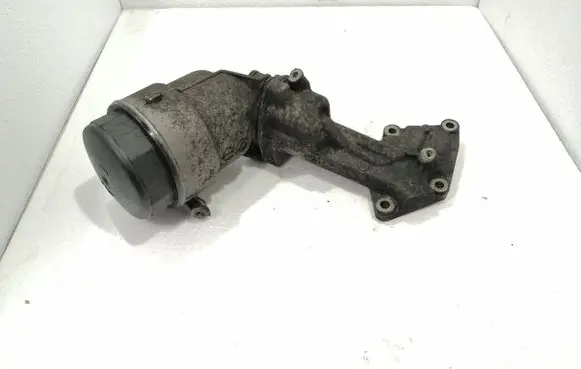 Mercedes-Benz E W211 Oil filter mounting bracket 6740230490