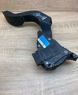 Audi A6 S6 C5 4B Accelerator throttle pedal 8D1723523F 6PV008376
