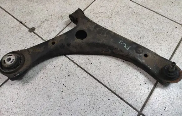 Chrysler Town & Country V Front control arm R28908B1813