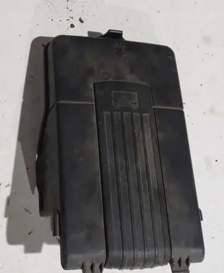 Skoda Octavia Mk2 (1Z) Battery box tray cover/lid 3C0915443A