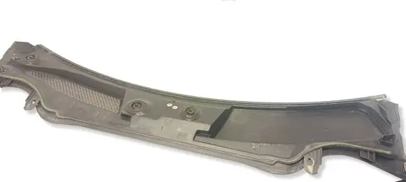 Mercedes-Benz CLA C117 X117 W117 Wiper trim A1768300013
