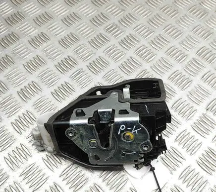 BMW X3 F25 Coupe door lock (next to the handle) 7318411