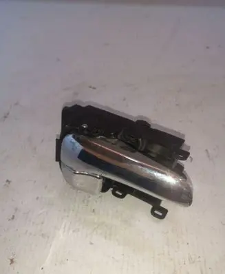 Nissan Primera Rear door interior handle