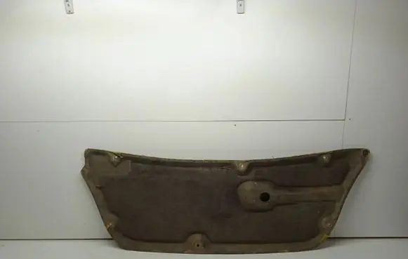 Engine bonnet/hood sound/heat insulation