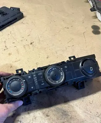 Mercedes-Benz Sprinter W906 Climate control unit A9068301785KZ 5HB00901216 C9943006