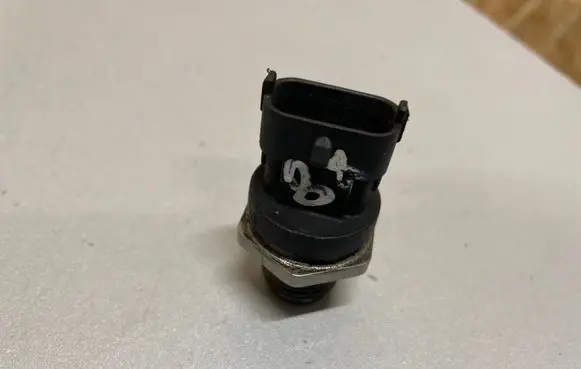Fuel pressure sensor