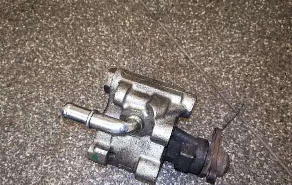 Volvo S40, V40 Power steering pump 7700843918 7700872160D