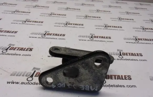 Mercedes-Benz E W211 Front door upper hinge