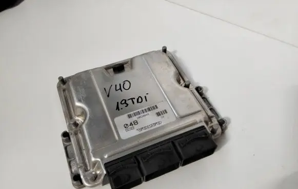 Volvo S40, V40 Engine control unit/module 8200126494 8200065996 0281010441