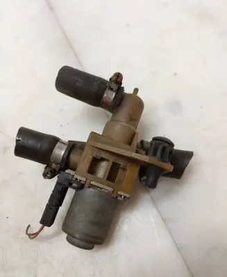 Mercedes-Benz Vito Viano W638 Coolant heater control valve 0018300684 1147412047