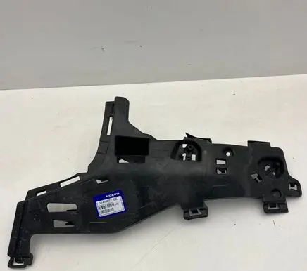 Front bumper mounting bracket