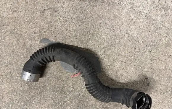 Intercooler hose/pipe