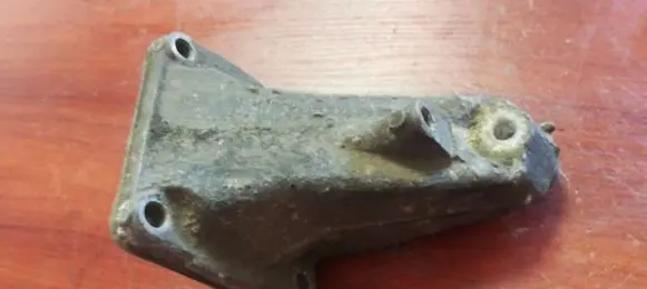 Mercedes-Benz C W202 Engine mounting bracket 1112230904