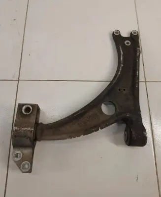 Audi Q3 8U Front lower control arm/wishbone NOCODE