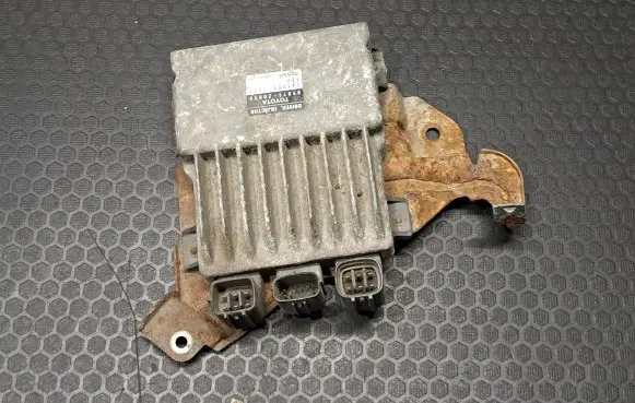 Toyota Avensis T250 Fuel injection control unit/module 8987120070 1310001371