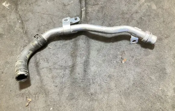 Mercedes-Benz CLA C118 X118 Engine coolant pipe/hose A2822034200