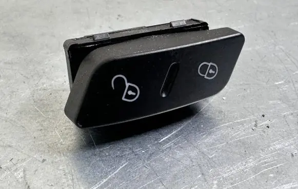 Volkswagen PASSAT CC Central locking switch button 1K0962126B
