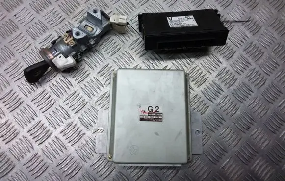 Engine ECU kit and lock set