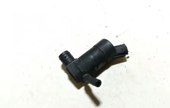 Ford Mondeo Mk III Windscreen/windshield washer pump 1s7117k624dc 1s71-17k624-dc