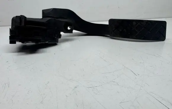 Audi A4 S4 B7 8E 8H Accelerator throttle pedal 8E1721523C 65PV00837505 6PV00837505