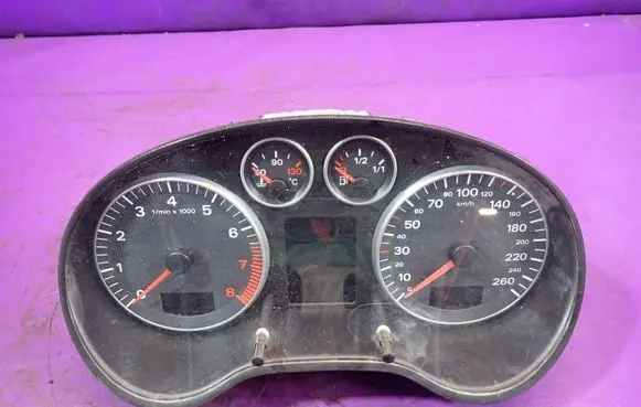 Audi A3 S3 8P Speedometer (instrument cluster) 8P0920930D