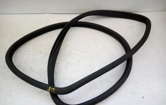 Mercedes-Benz C W203 Rubber seal front coupe door 