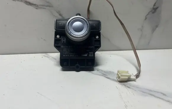 Mercedes-Benz C W204 Multifunctional control switch/knob A2048700579