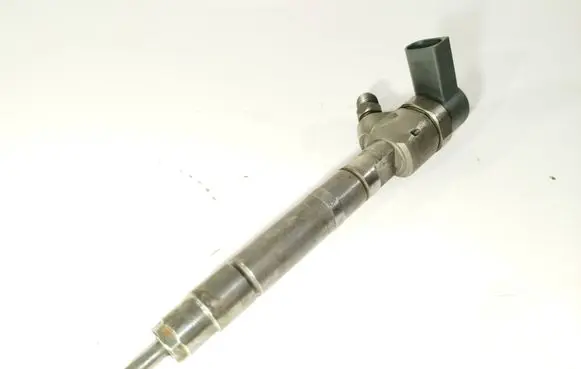Chrysler PT Cruiser Fuel injector A6110701787
