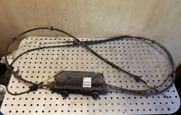 Land Rover Discovery 3 - LR3 Hand brake control module SNF500026