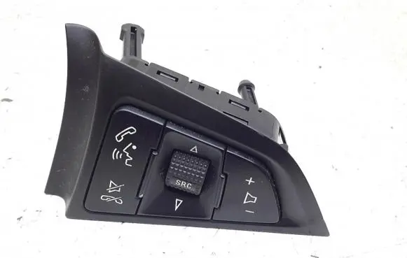 Steering wheel buttons/switches