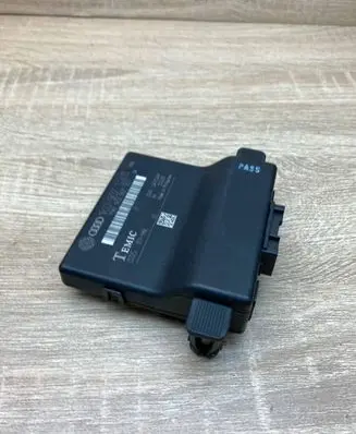 Audi A3 S3 8P Gateway control module 1K0907530D 1K0907951