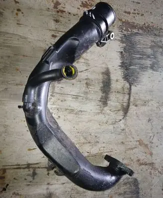Nissan Juke I F15 Air intake hose/pipe 8200645723