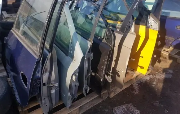 KIA Sedona Front door PILKOS