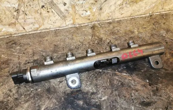 Opel Astra H Fuel main line pipe 55209572 001990L4 0445214095