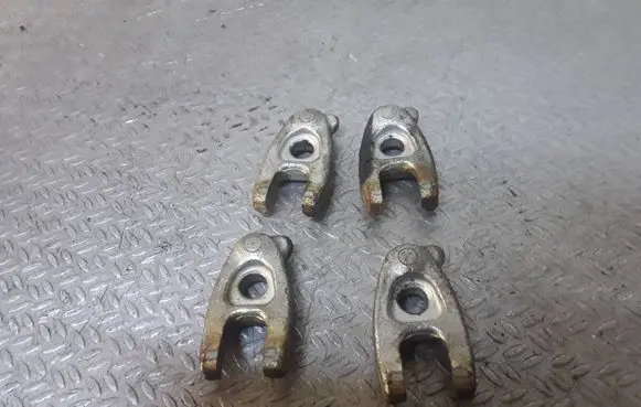 Renault Scenic III - Grand scenic III Fuel Injector clamp holder
