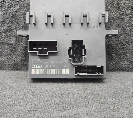 Audi A4 S4 B6 8E 8H Comfort/convenience module 8E0907279