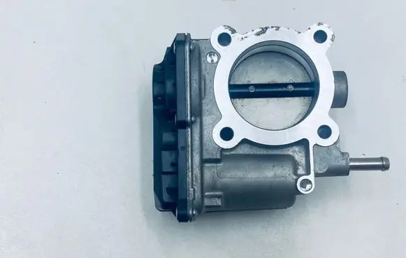 Lexus CT 200H Throttle valve 2203037060
