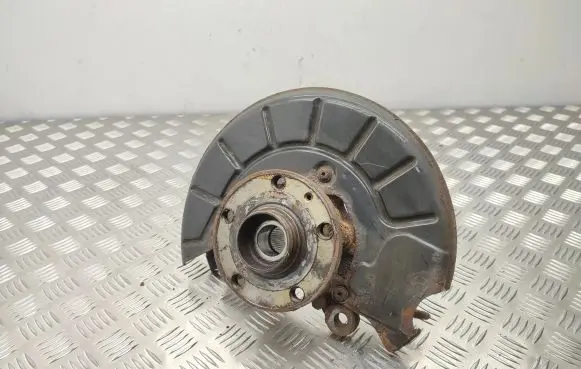 Volkswagen Tiguan Front wheel hub