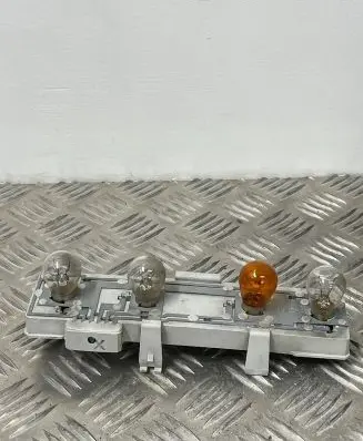Third/center stoplight