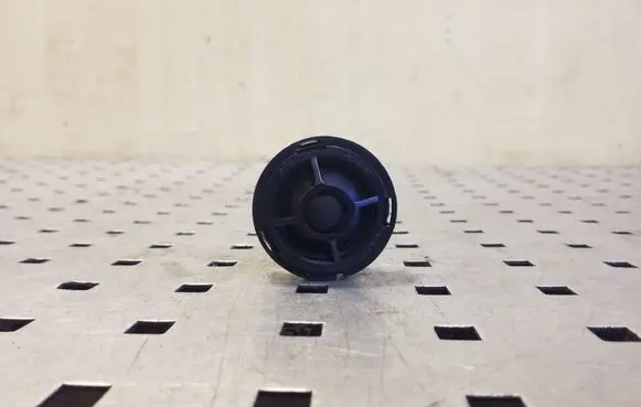 Front door high frequency speaker
