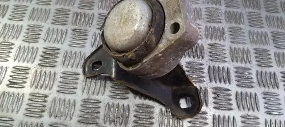 Ford Mondeo Mk III Engine mount bracket 1s716f012 1s71-6f012