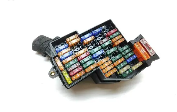 Volkswagen Touareg II Fuse module 7P0941824C 7P0941828C GSM2