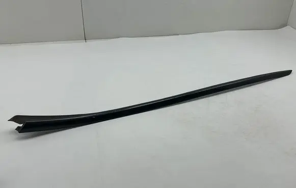 Peugeot 3008 I Windshield trim 9682757980