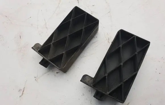 Volvo XC70 Engine mounting bracket
