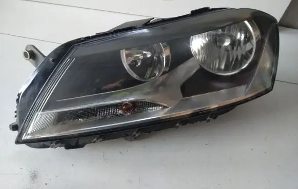 Volkswagen PASSAT B7 Headlight/headlamp