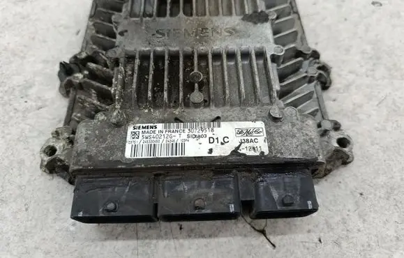 Volvo V50 Engine control unit/module ECU 30729518