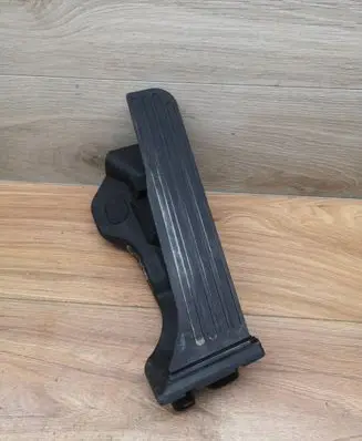 Volkswagen Golf Plus Accelerator throttle pedal 1K1721503M
