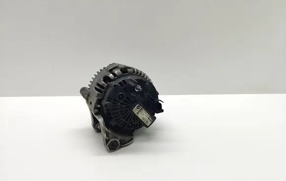 BMW 5 E60 E61 Generator/alternator 7797521 7797521AI01 2543304A